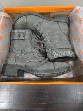 Rocketdog Gray Lace-Up Combat Boots with Knit Trim SZ 7